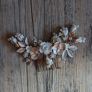 NWOT faux pearl, gold-tone floral hairpiece